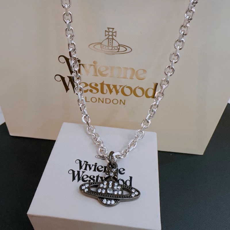 u1u1enne westwood